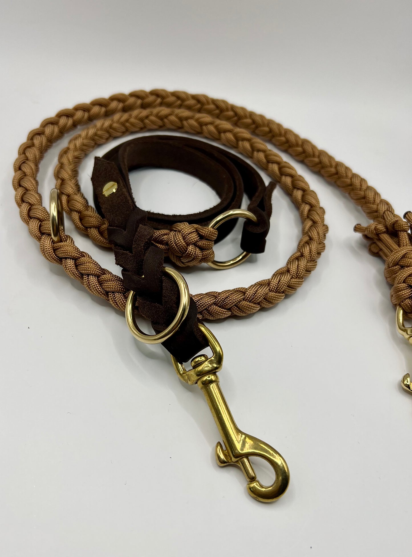 Hundeleine Paracord x Fettleder »Karamell x Dunkelbraun«